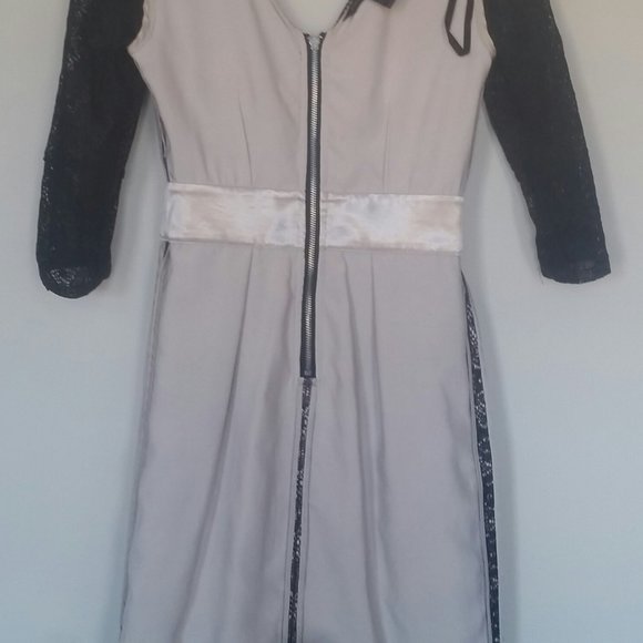 Marc by Marc Jacobs Knee-Length Dress V-Neck Metallic Black Lace Bow Sz 2 - Picture 4 of 13